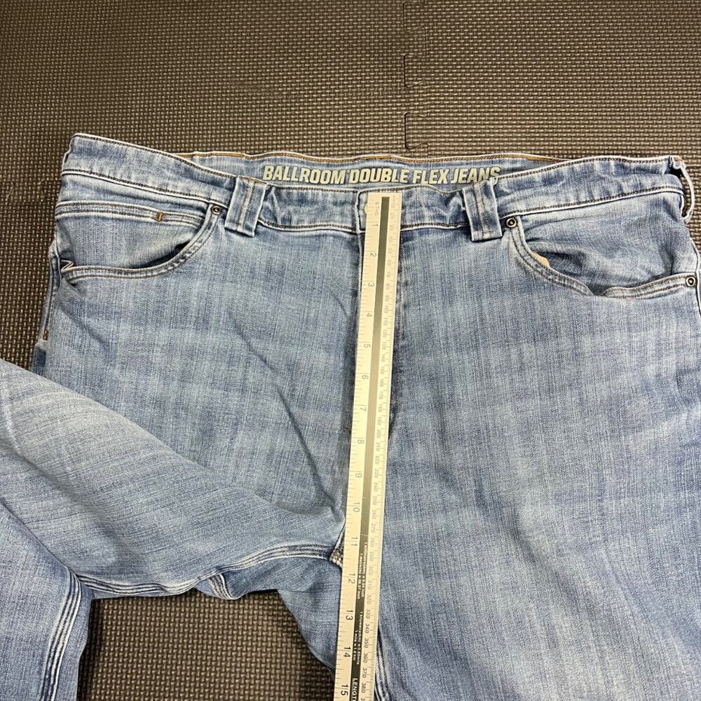Duluth Ballroom Double Flex Relaxed Fit Jeans 42x32 Light Wash Made In Indonesia - Picture 4 of 6